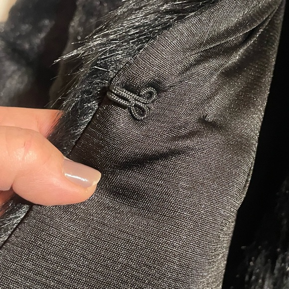 Ya Ya & Co. faux fur coat cape - Picture 6 of 9